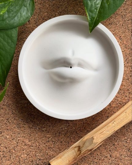 LIPS SHAPE INCENSE HOLDER - IH04
